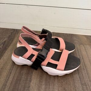 Sorel kinetic‎ impact Y-Strap high sandal pink women's size 9